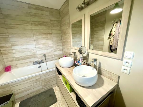 Membrolle sur longuenee (49770) Contemporaine au coeur de la nature