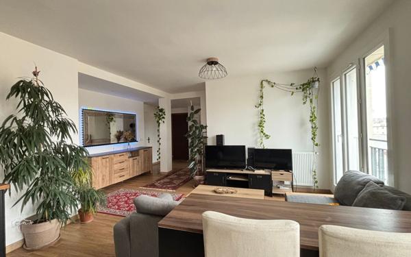 Appartement à vendre    3 pièces • 63,12 m2 Saint-Maur-des-Fossés