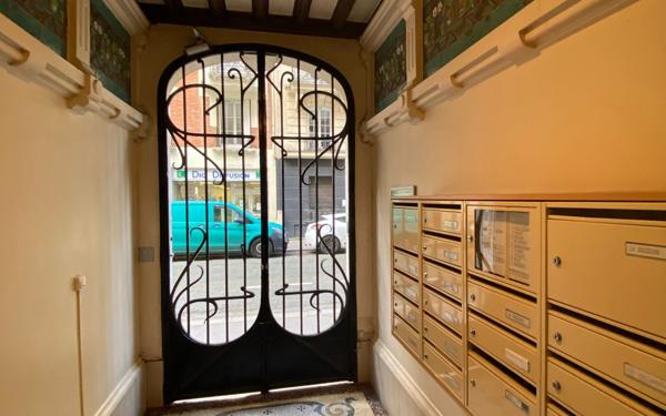 Appartement à louer    3 pièces •  Paris 12