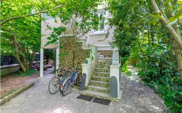 Maison
         6 pièces
        - 93 m² 630 000 € *
