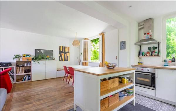 Maison
         6 pièces
        - 93 m² 630 000 € *
