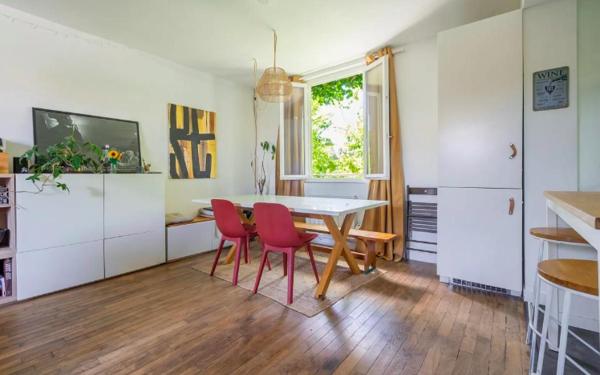 Maison
         6 pièces
        - 93 m² 630 000 € *