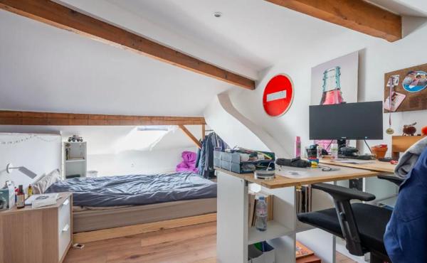 Maison
         6 pièces
        - 93 m² 630 000 € *