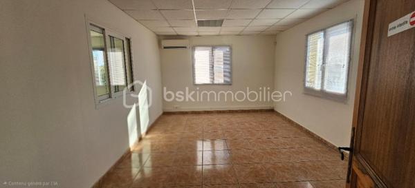 Local de stockage de 105 m²