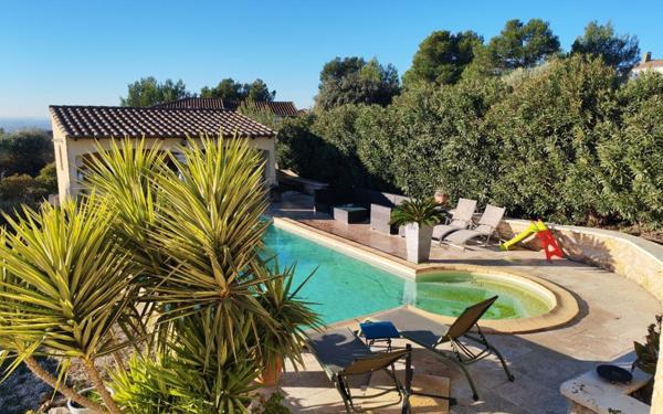 Maison à vendre    8 pièces •  Beaucaire