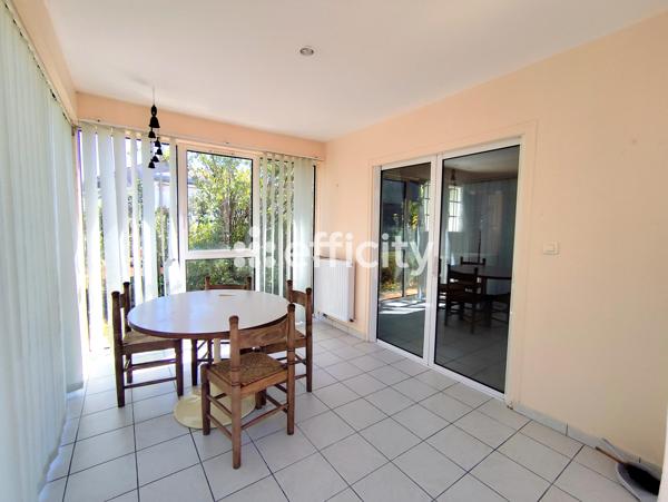 Maison
         5 pièces
        - 92 m² 194 300 € *