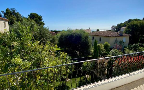 Maison à vendre    7 pièces • 206,57 m2 Cagnes-sur-Mer