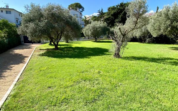 Maison à vendre    7 pièces • 206,57 m2 Cagnes-sur-Mer