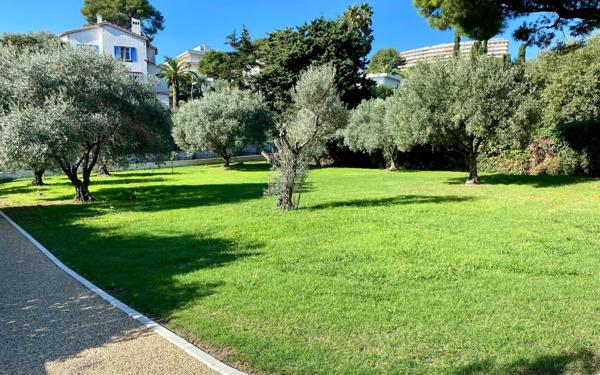 Maison à vendre    7 pièces • 206,57 m2 Cagnes-sur-Mer