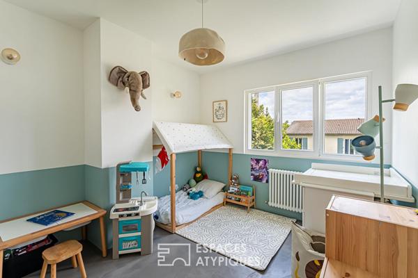 Maison transformée esprit loft avec terrasse et jardin