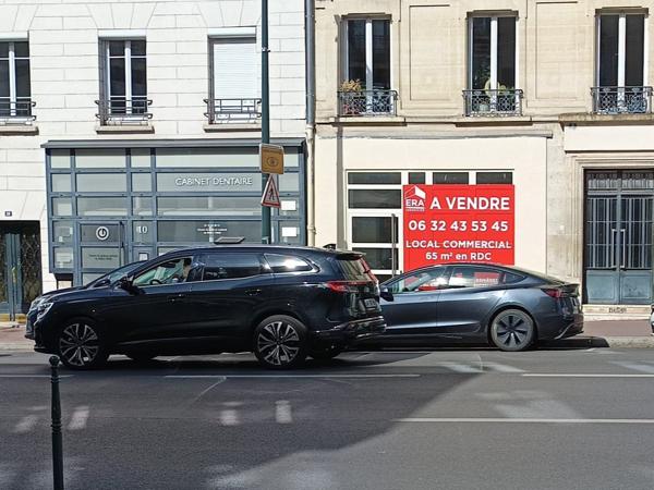 Local commercial Asnieres Sur Seine 65 m2