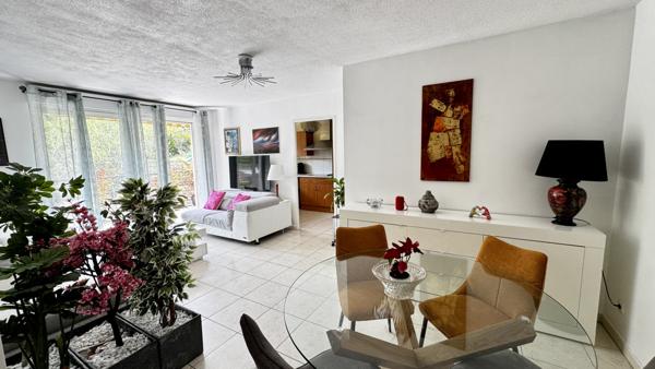 Grasse (06130) Élégant 3 pièces avec terrasse, au calme absolu