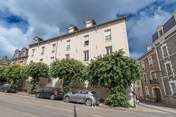Appartement
         3 pièces
        - 68 m² Exclusivité 94 900 € *
