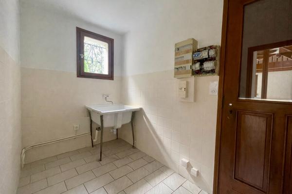 Maison familiale 120m² - 2 chambres et bureau - avec dépendance