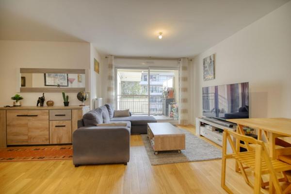 Bel appartement 3 pièces avec balcon et parking