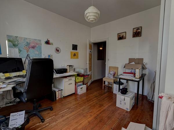 Villeneuve-sur-Lot (47300) Villeneuve sur lot, charmante maison de ville à finir de rénover avec terrasse