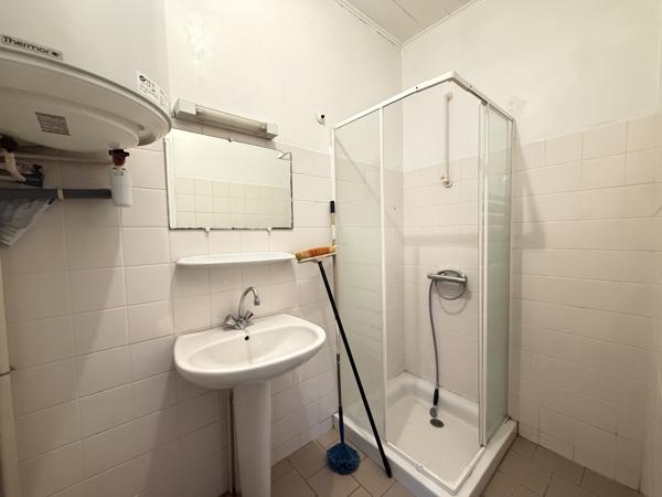 Villeneuve-sur-Lot (47300) Villeneuve sur lot, charmante maison de ville à finir de rénover avec terrasse