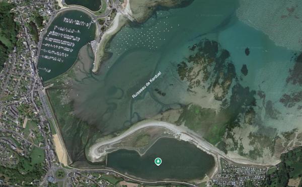 rare grand terrain vue mer