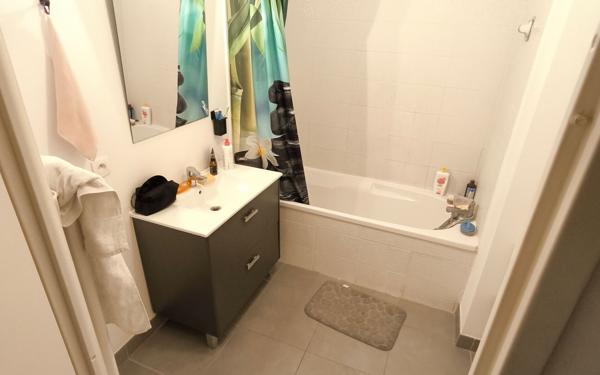 Appartement à vendre    2 pièces • 38 m2 Nîmes