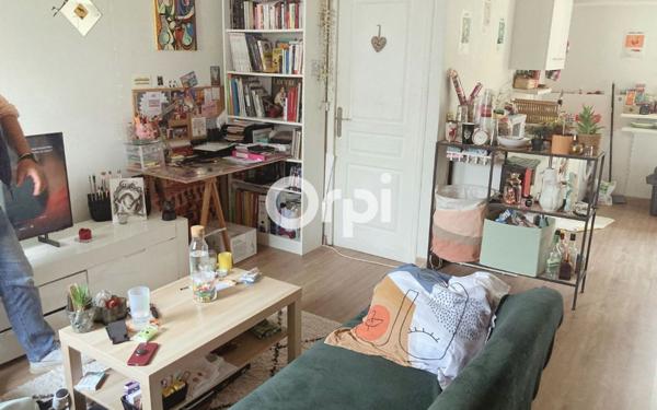 Immeuble à vendre    1 pièce • 183 m2 Roubaix