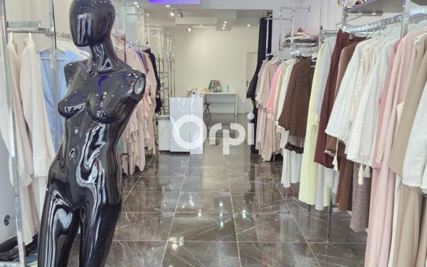 Immeuble à vendre    1 pièce • 183 m2 Roubaix