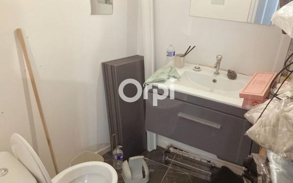 Immeuble à vendre    1 pièce • 183 m2 Roubaix