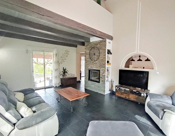 Saint-Privat-des-Vieux (30340) ST PRIVAT DES VIEUX 6 CHAMBRES AVEC DEPANDANCE PISCINE TERRAIN 2000 M²