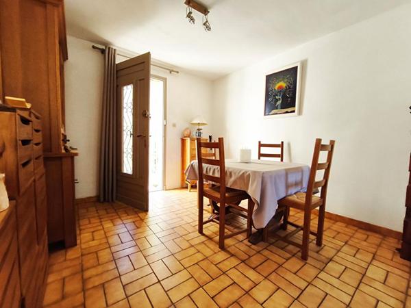 Rare à Monteux : Maison avec grange et terrain à moins de 200 000  !