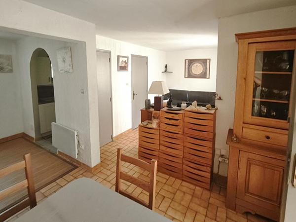 Rare à Monteux : Maison avec grange et terrain à moins de 200 000  !