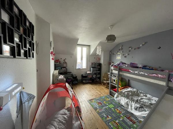 Maison de ville de 4 chambres idéalement située à Vichy