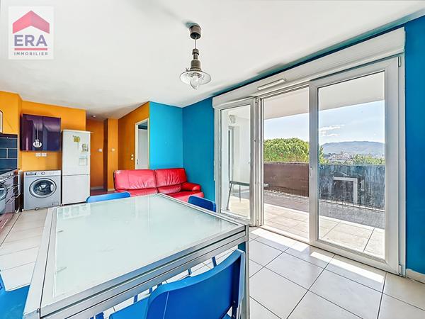 A vendre Appartement  type 3, lumineux + garage+terrasse avec vue panoramique  à Aubagne