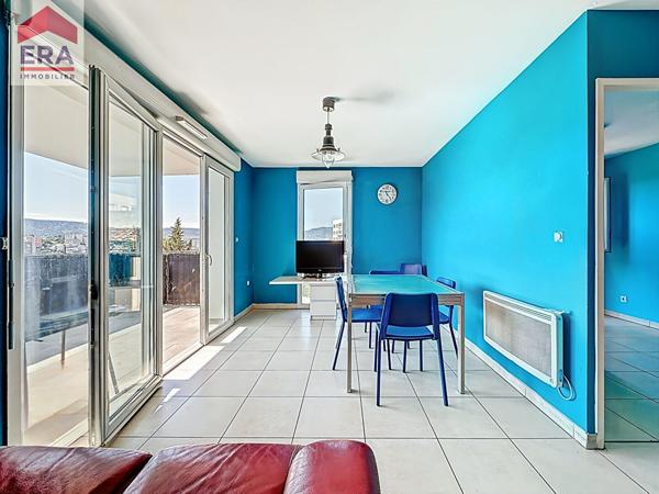 A vendre Appartement  type 3, lumineux + garage+terrasse avec vue panoramique  à Aubagne