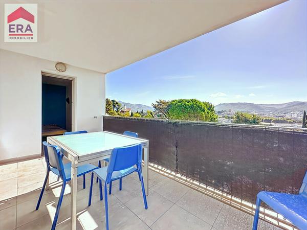 A vendre Appartement  type 3, lumineux + garage+terrasse avec vue panoramique  à Aubagne