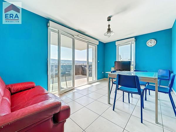 A vendre Appartement  type 3, lumineux + garage+terrasse avec vue panoramique  à Aubagne