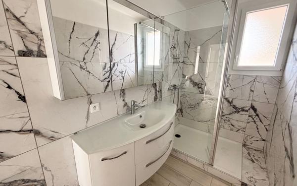 Appartement à vendre    3 pièces • 61,45 m2 Sanary-sur-Mer