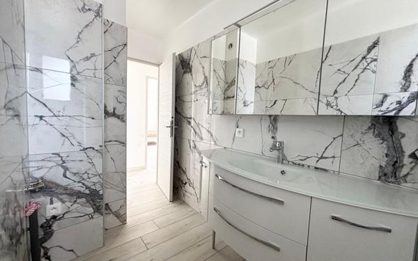 Appartement à vendre    3 pièces • 61,45 m2 Sanary-sur-Mer