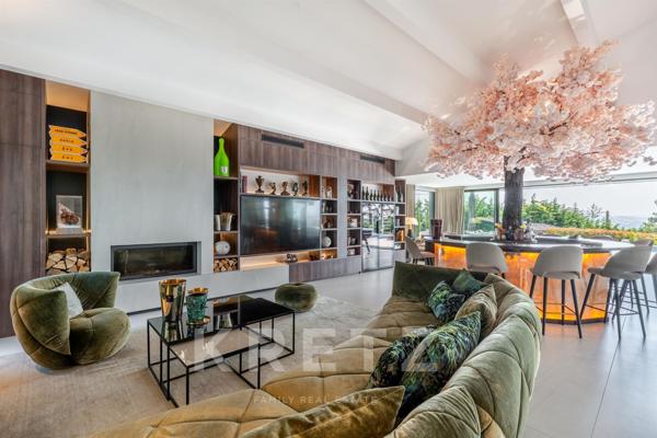 Villa contemporaine d'exception entièrement rénovée.