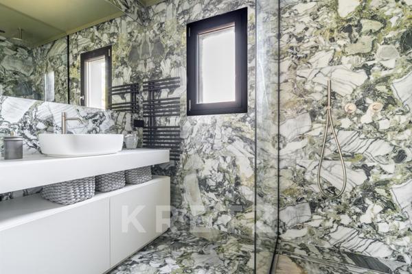 Villa contemporaine d'exception entièrement rénovée.