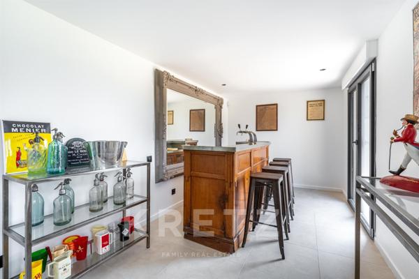 Villa contemporaine d'exception entièrement rénovée.