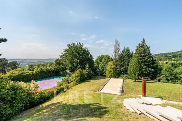 Villa contemporaine d'exception entièrement rénovée.