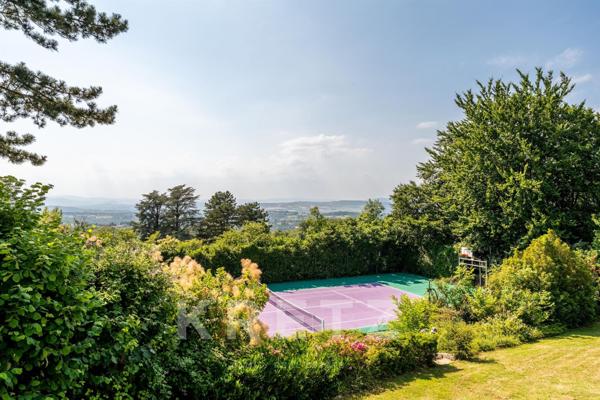 Villa contemporaine d'exception entièrement rénovée.