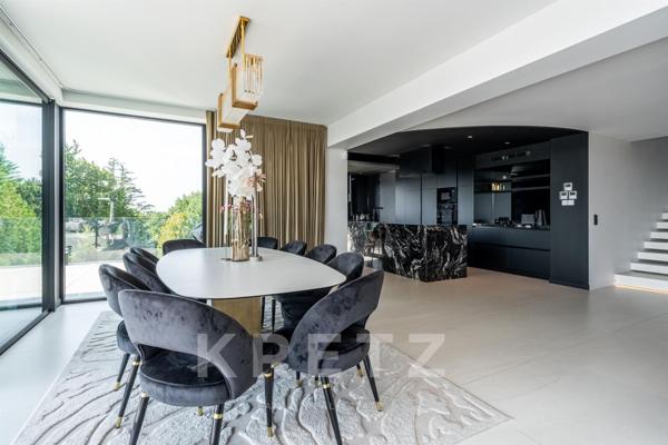 Villa contemporaine d'exception entièrement rénovée.