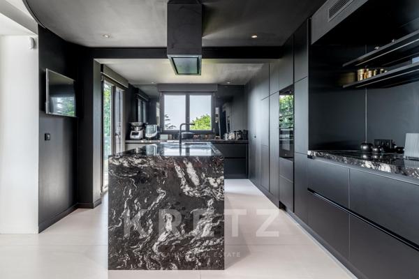 Villa contemporaine d'exception entièrement rénovée.