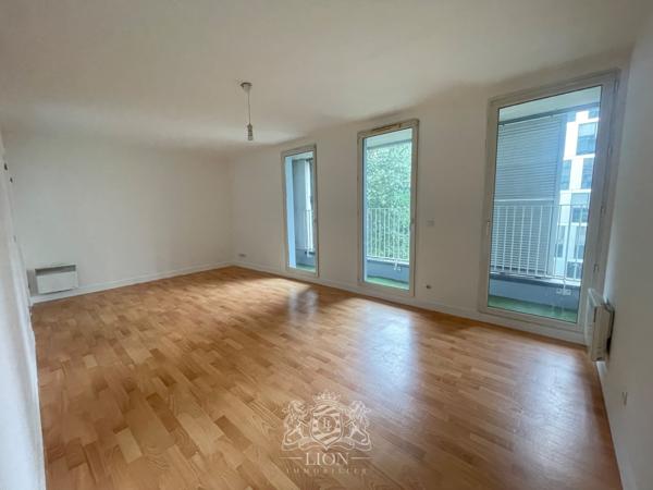 Appartement 2 chambres avec balcon et parking