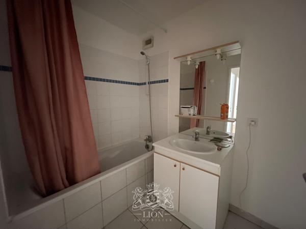 Appartement 2 chambres avec balcon et parking