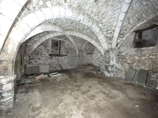 Immeuble 12 chambre(s) à vendre - Mesves-sur-Loire, Nièvre - 58