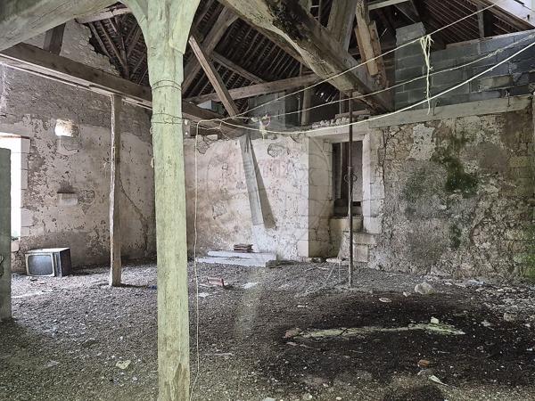 Immeuble 12 chambre(s) à vendre - Mesves-sur-Loire, Nièvre - 58