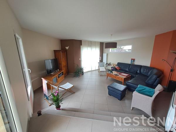 ROUILLON Spacieuse maison familiale 5 chambres avec piscine chauffée et sous-sol complet