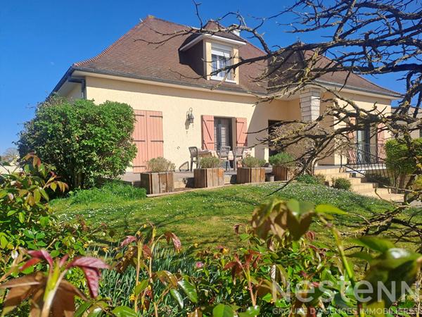 ROUILLON Spacieuse maison familiale 5 chambres avec piscine chauffée et sous-sol complet