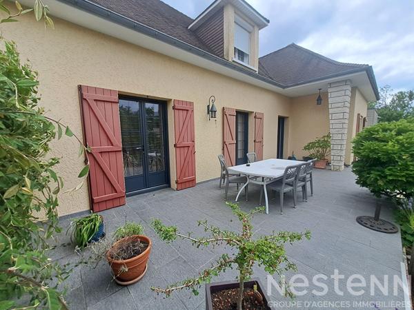 ROUILLON Spacieuse maison familiale 5 chambres avec piscine chauffée et sous-sol complet